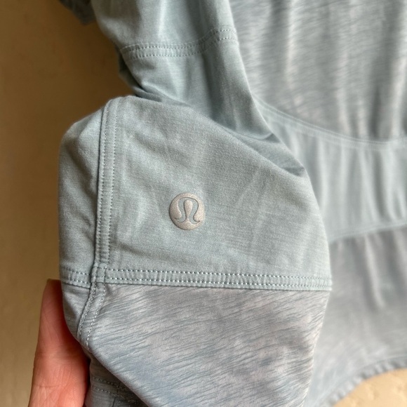 Lululemon No Inhibitions Tee size medium athletic gym workout activewear casual - Picture 6 of 7